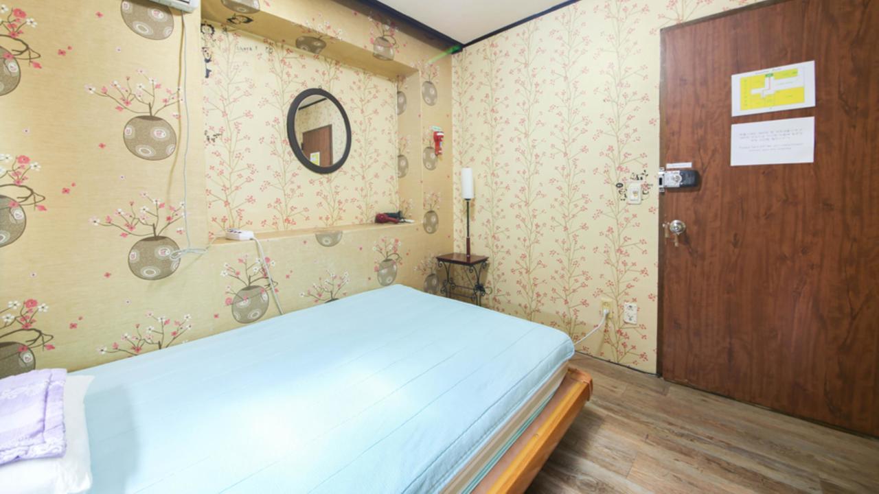 סיאול Comeinn Guesthouse Hongdae - Female Only מראה חיצוני תמונה